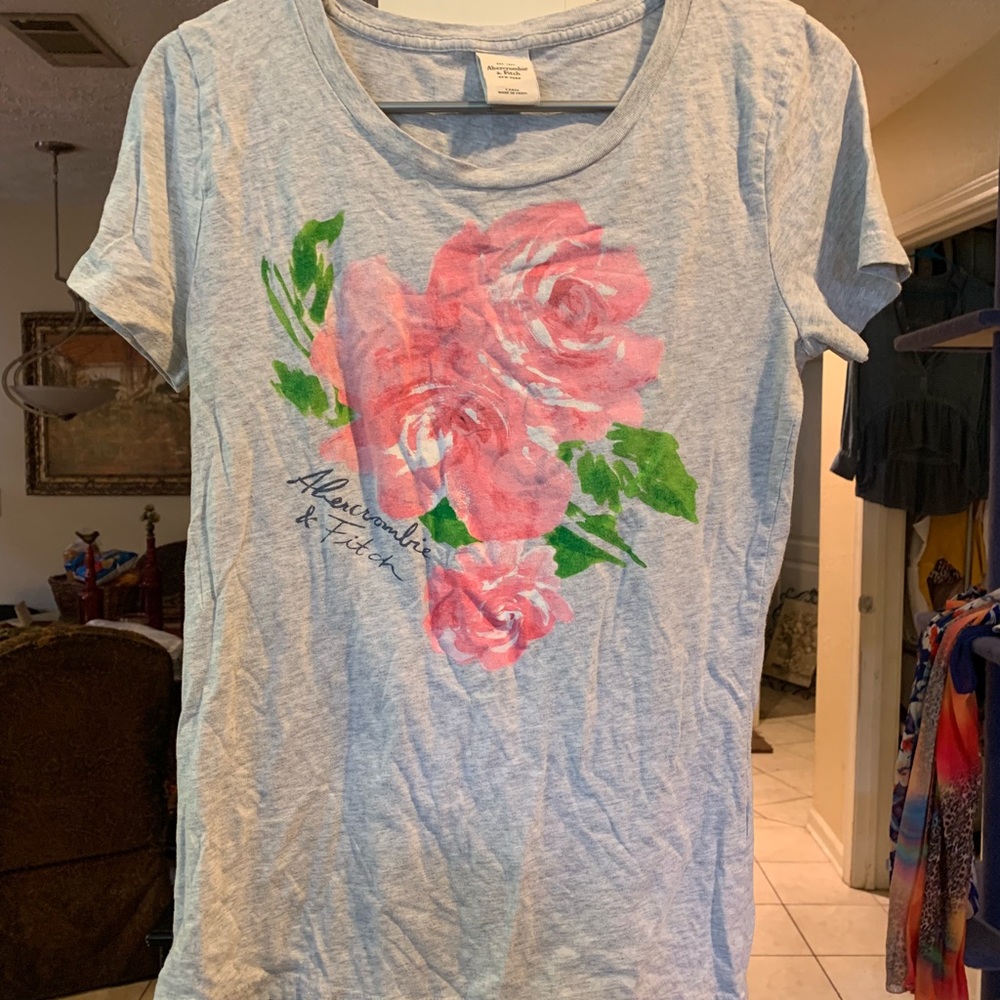 Abercrombie and Fitch t shirt